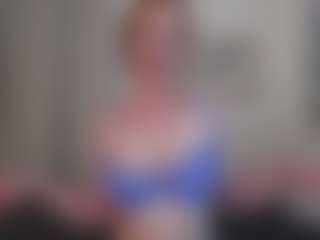 Live cam show with CharlotteDoe - Squirt on Camsoda