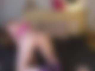 Live cam show with CharlotteDoe - Latina Petite on TeamSkeetLive
