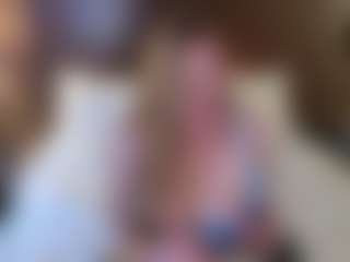 Live cam show with CharlotteDoe - Flirt MILF on Dolls Live