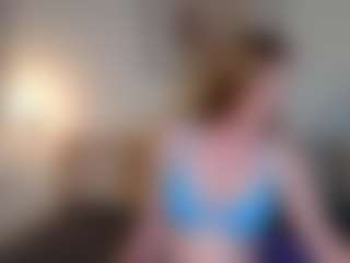 Live cam show with CharlotteDoe - Gamer MILF on Camiplay Live