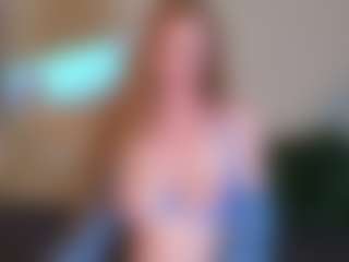 Live cam show with CharlotteDoe - Petite Toys on livesuperchat.net