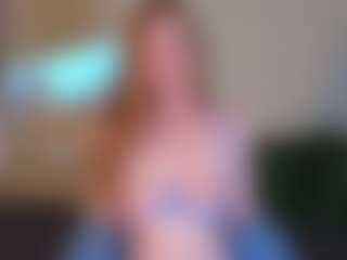 Live cam show with CharlotteDoe - Amateur Big Tits on livesuperchat.net