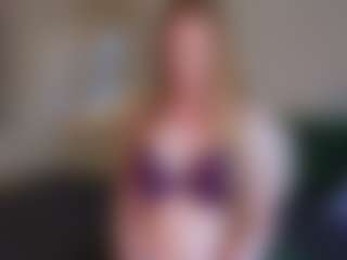 CharlotteDoe MILF webcam performer live streaming
