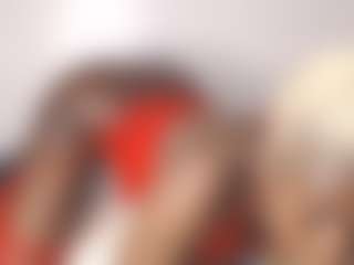 Live cam show with Eurobody - Living Room on AdultVida.com
