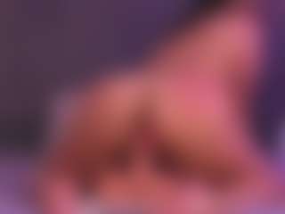 Live cam show with Sofia Watson - Moaning on testsause.com