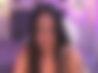 Live cam show with Sofia Watson - Brown Hair on boobsie.com