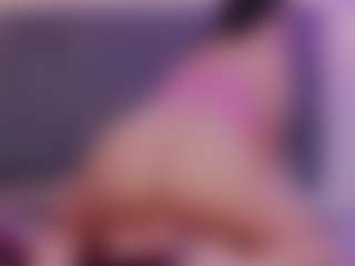 Live cam show with Sofia Watson - Gamer Asian on Stripli.com