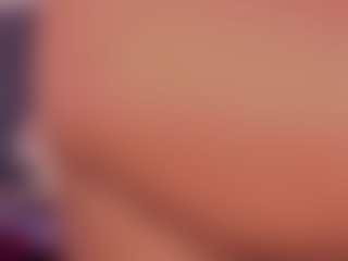 Live cam show with Sofia Watson - Camel Toe on xDating