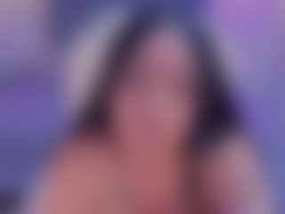 Live cam show with Sofia Watson - Big Tits Small Tits on TastyBlacksLive