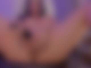 Live cam show with Sofia Watson - Small Tits Brown Hair on SinfulBabes