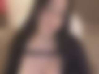 Live cam show with Sofia Watson - Bikini on hrnylive.com