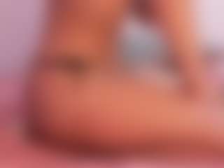 Live cam show with Sofia Watson - Tease Asian on AdultVida.com