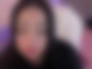 Live cam show with Sofia Watson - Brown Hair on Livezox