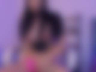 Live cam show with Sofia Watson - Asian BBW on Camsoda