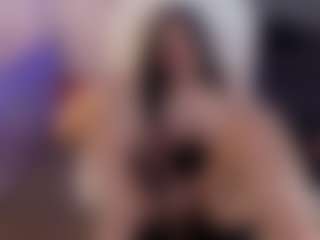 Sofia Watson's Live Sex Cam Show