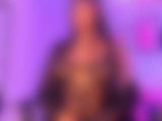 Live cam show with Luna - Black on chickslive.net