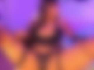 Live cam show with Luna - Big Ass on Camversity