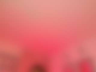 Live cam show with Luna - Black Squirt on Camsoda