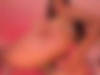 Live cam show with Luna - Brown Eyes Ebony on Camsoda