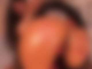 Live cam show with Luna - Tittyfuck on Camsoda