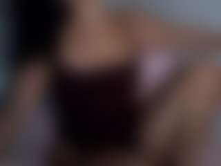 Live cam show with magiix3 - Shaved Pussy MILF on Camsoda