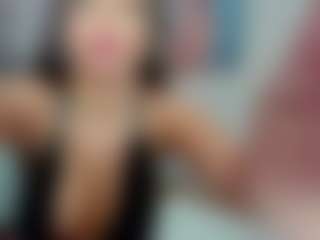 Live cam show with Selena-Reeves - Fingers on sexylive.show