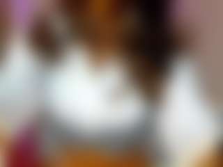 Live cam show with Selena-Reeves - Living Room on TeamSkeetLive
