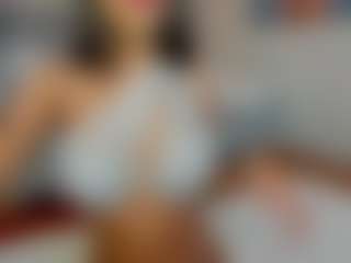 Live cam show with Selena-Reeves - Living Room on Dolls Live