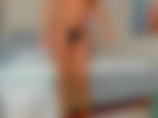 Live cam show with Selena-Reeves - Joi on xDating