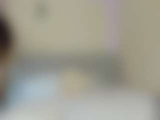 Live cam show with Selena-Reeves - Bedroom on luckytryst.com