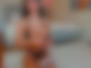 Live cam show with Selena-Reeves - Living Room on Dolls Live