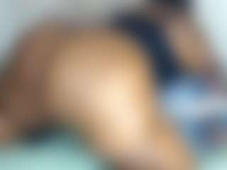 Live cam show with BigMagBooty85 - Mature on CamwithHer