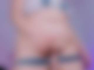 Live cam show with chloe-chain - Oil on Dolls Live