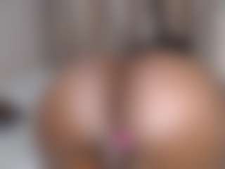 Live cam show with Seductivevenus - Bedroom on Camsoda
