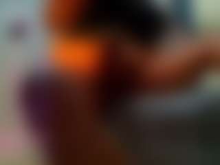 Live cam show with Hillarysofia - Big Tits on live18s.com