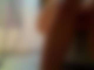 Live cam show with Hillarysofia - Brown Eyes on madthumbs