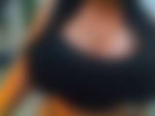 Live cam show with Hillarysofia - Black Hair on Latina Girls