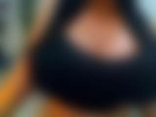 Live cam show with Hillarysofia - Anal Toys on live18s.com