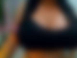 Live cam show with Hillarysofia - Black Hair on Camsoda