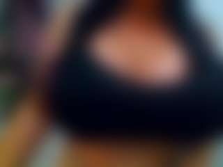 Live cam show with Hillarysofia - Average on TeamSkeetLive