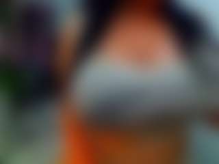 Live cam show with Hillarysofia - Black Hair on Soda Cam