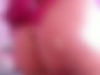 Live cam show with JoyceThompson - Shaved Pussy on Uber Horny