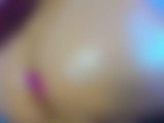Live cam show with JoyceThompson - Blowjob on StripNow