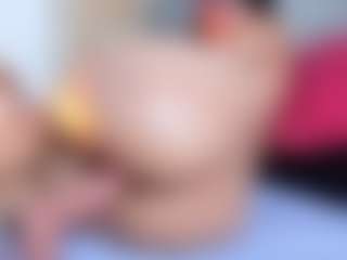 Live cam show with Julieta-Coopeer - Petite Teen (18+) on Camsoda