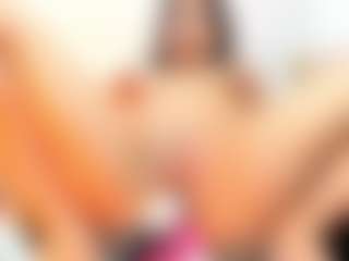 Live cam show with Julieta-Coopeer - Double Penetration on boobsie.com