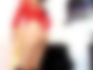 Live cam show with Julieta-Coopeer - Petite on SmokeAndPoke