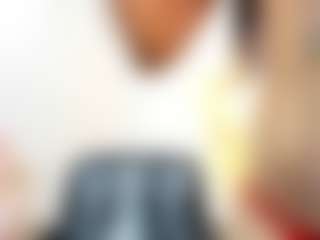 Live cam show with Julieta-Coopeer - Petite Teen (18+) on Gym Cam Girls