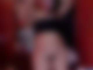 Live cam show with Laura Hills - Middle Aged on Milfs Live