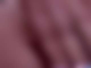 Live cam show with Laura Hills - Brown Hair on xxxlivecams.org