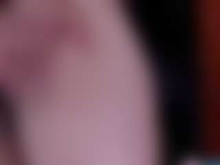 Live cam show with Laura Hills - Middle Aged on Mixed Magazine Live